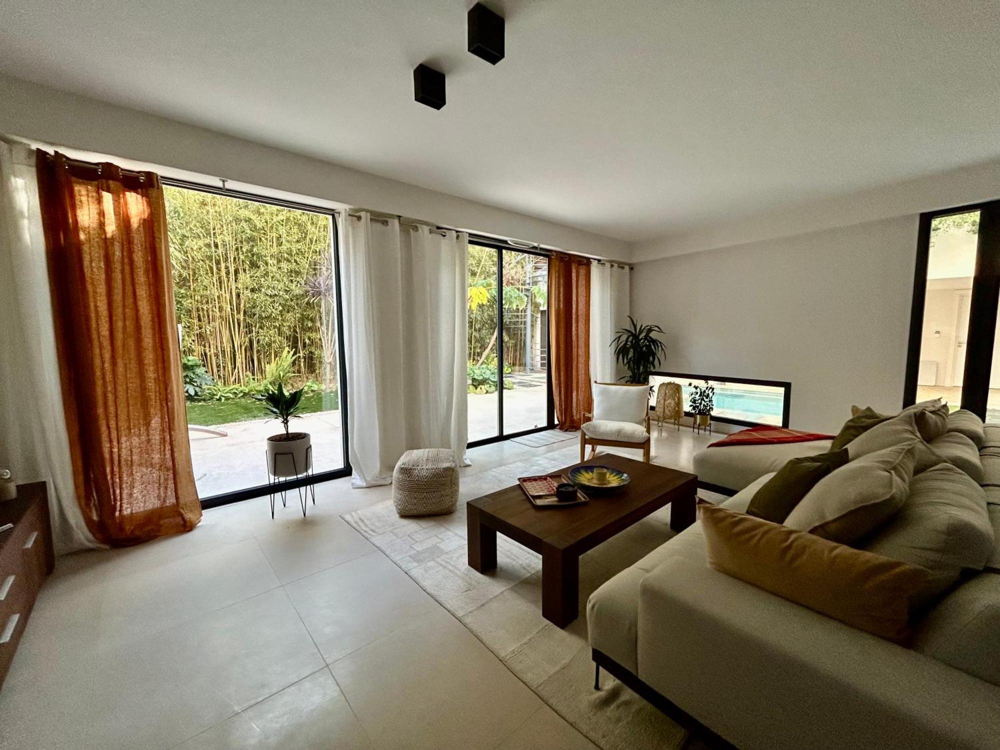 Rumah Bali Cannes Bagian luar foto